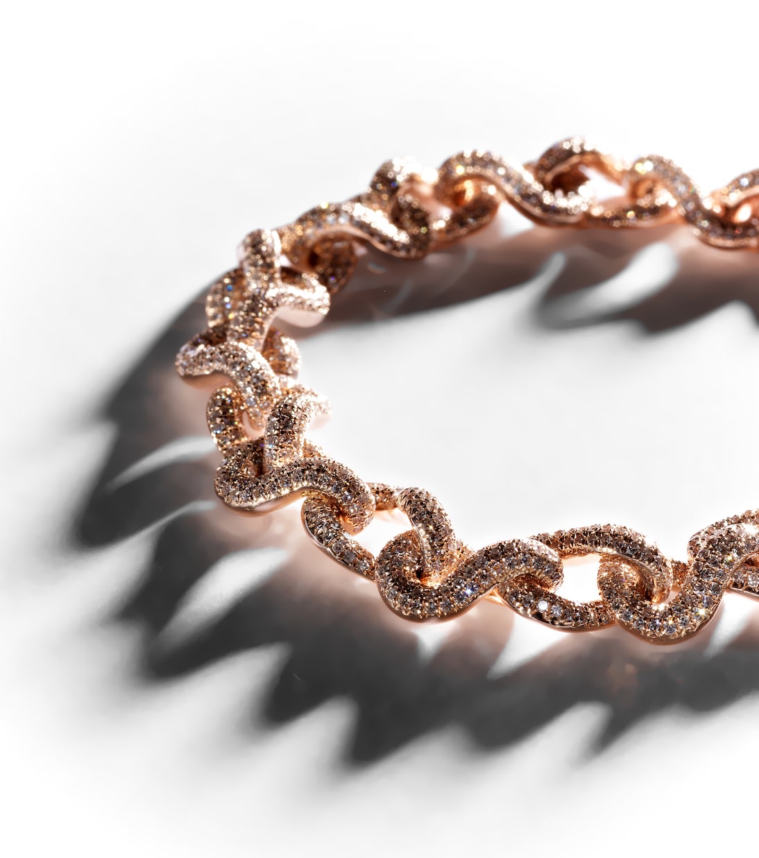 Bracciale in oro rosa 18kt con design Infinity Link e diamanti, perfetto per i giovani