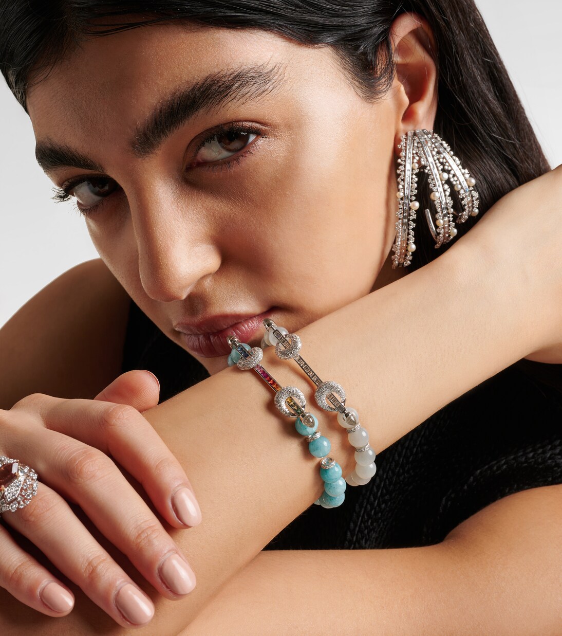 Bracciale in oro bianco 18kt ANANYA Chakra con gemme, design moderno per giovani