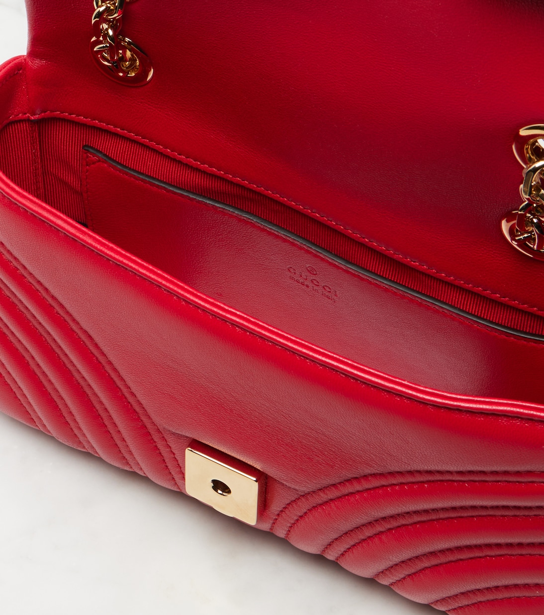 GG Marmont Small leather shoulder bag | Gucci