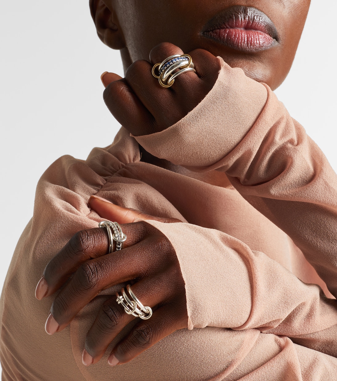 Anello Petunia in argento sterling con diamanti | Spinelli Kilcollin