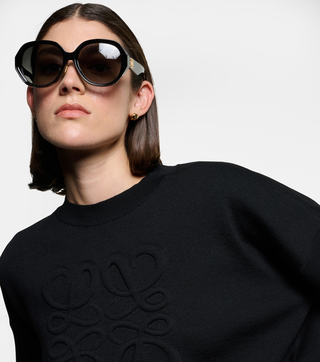 Occhiali da sole LOEWE Round con design unico per giovani alla moda