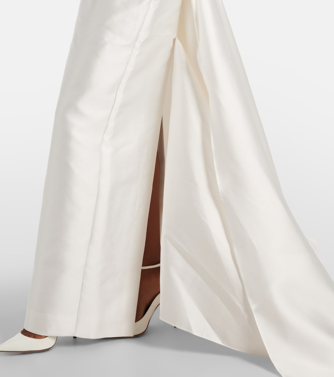 Vestido de Novia Sin Mangas en Satinado Brillante por Solace London – Colección Imani
