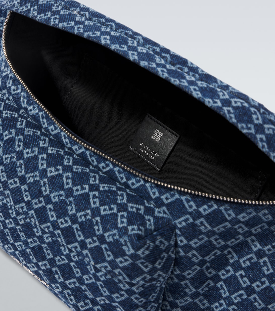 Gürteltasche Essential U Monogram 72 aus Denim | Givenchy