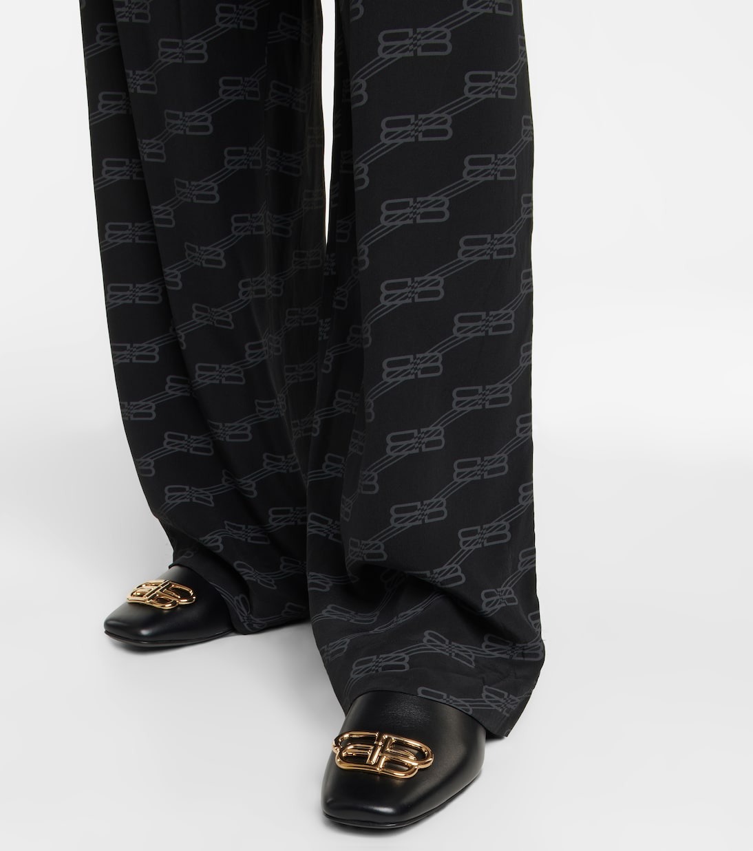 Slippers BB Cosy aus Leder | Balenciaga