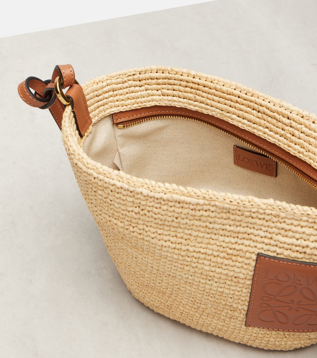 Paula's Ibiza Schultertasche Slit | Loewe