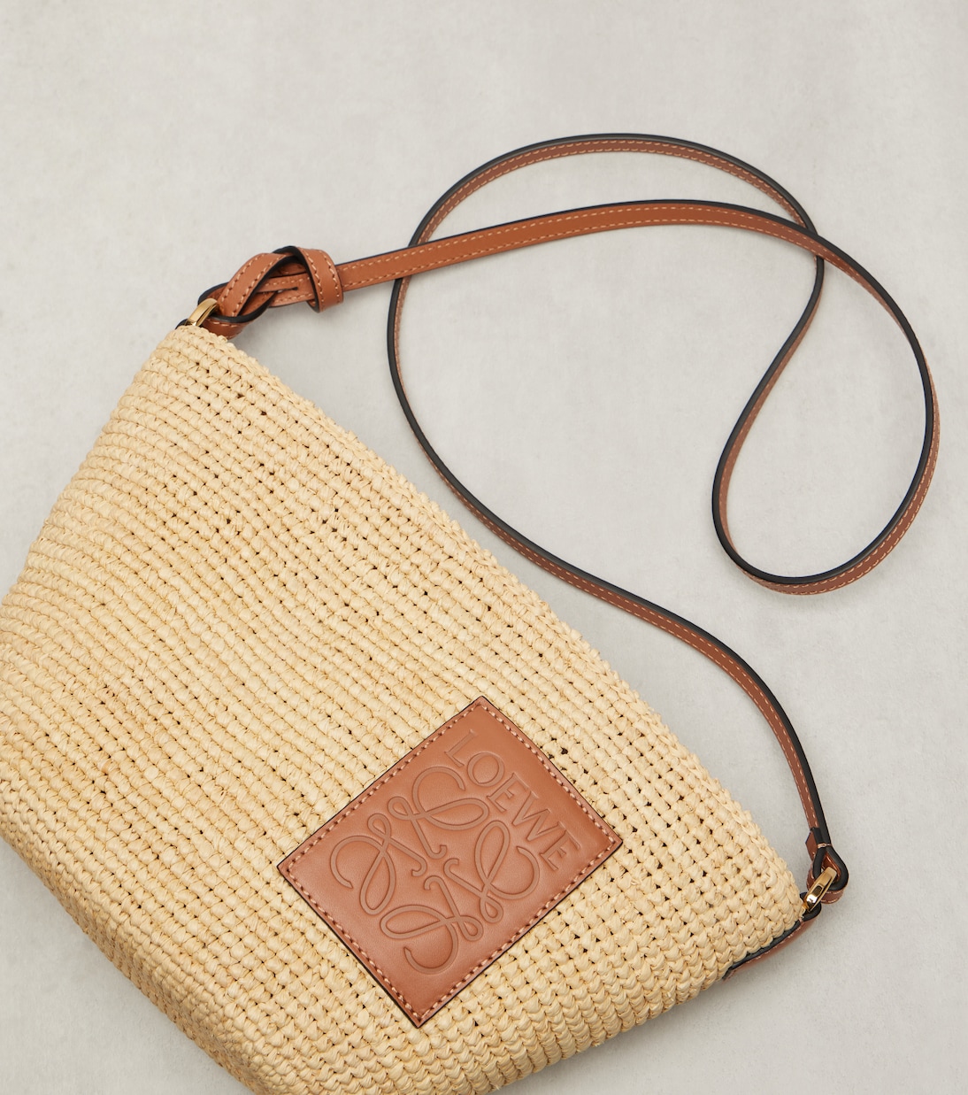 Paula's Ibiza Schultertasche Slit | Loewe