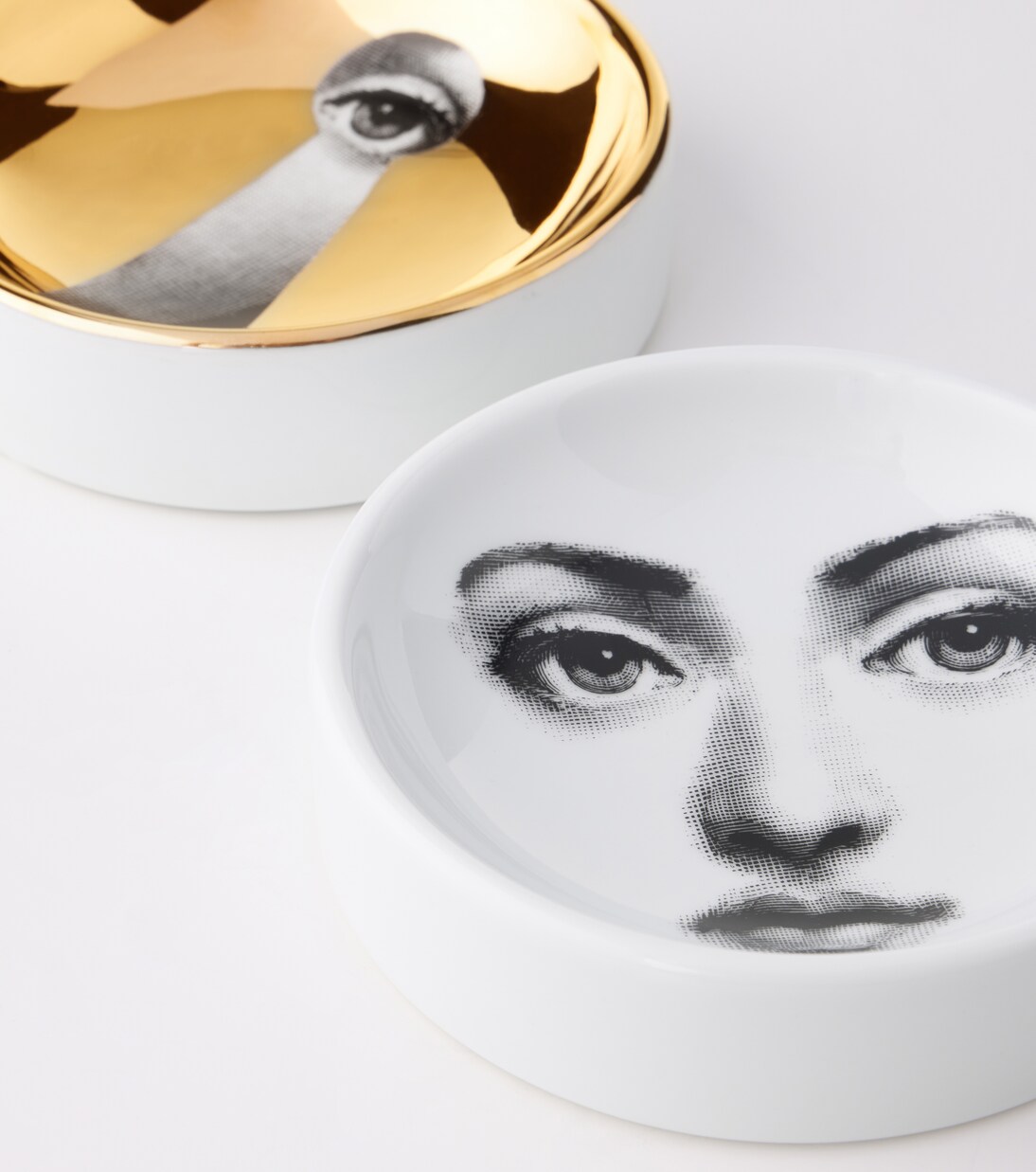 Cendrier Tema e Variazioni en porcelaine | Fornasetti
