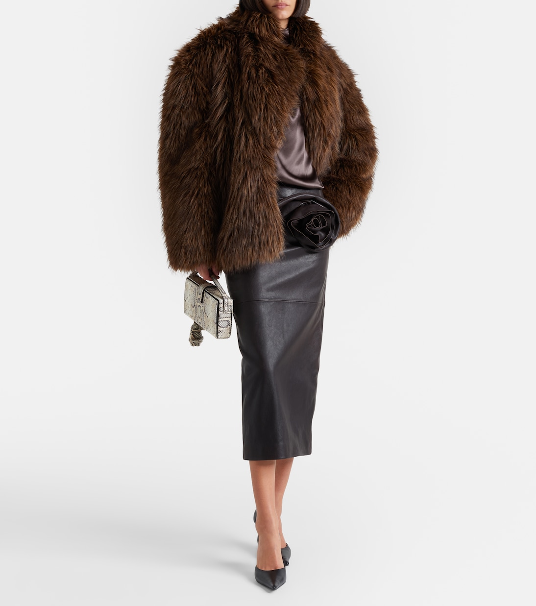 Midirock aus Leder mit Blumen-Applikation | Magda Butrym