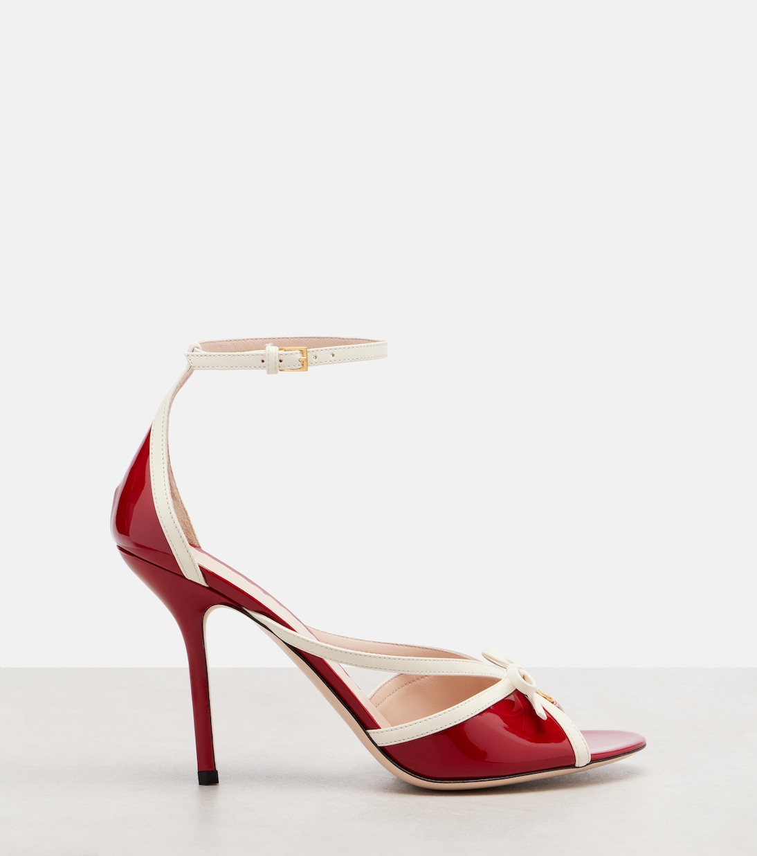 Bepointy 100 patent leather sandals | Valentino Garavani
