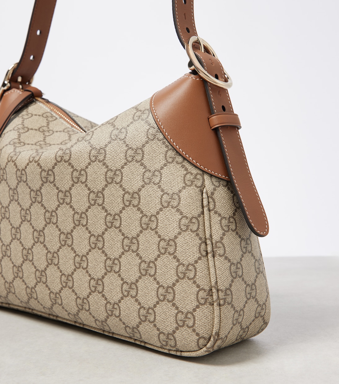 Bolso Medium de lona GG con piel | Gucci
