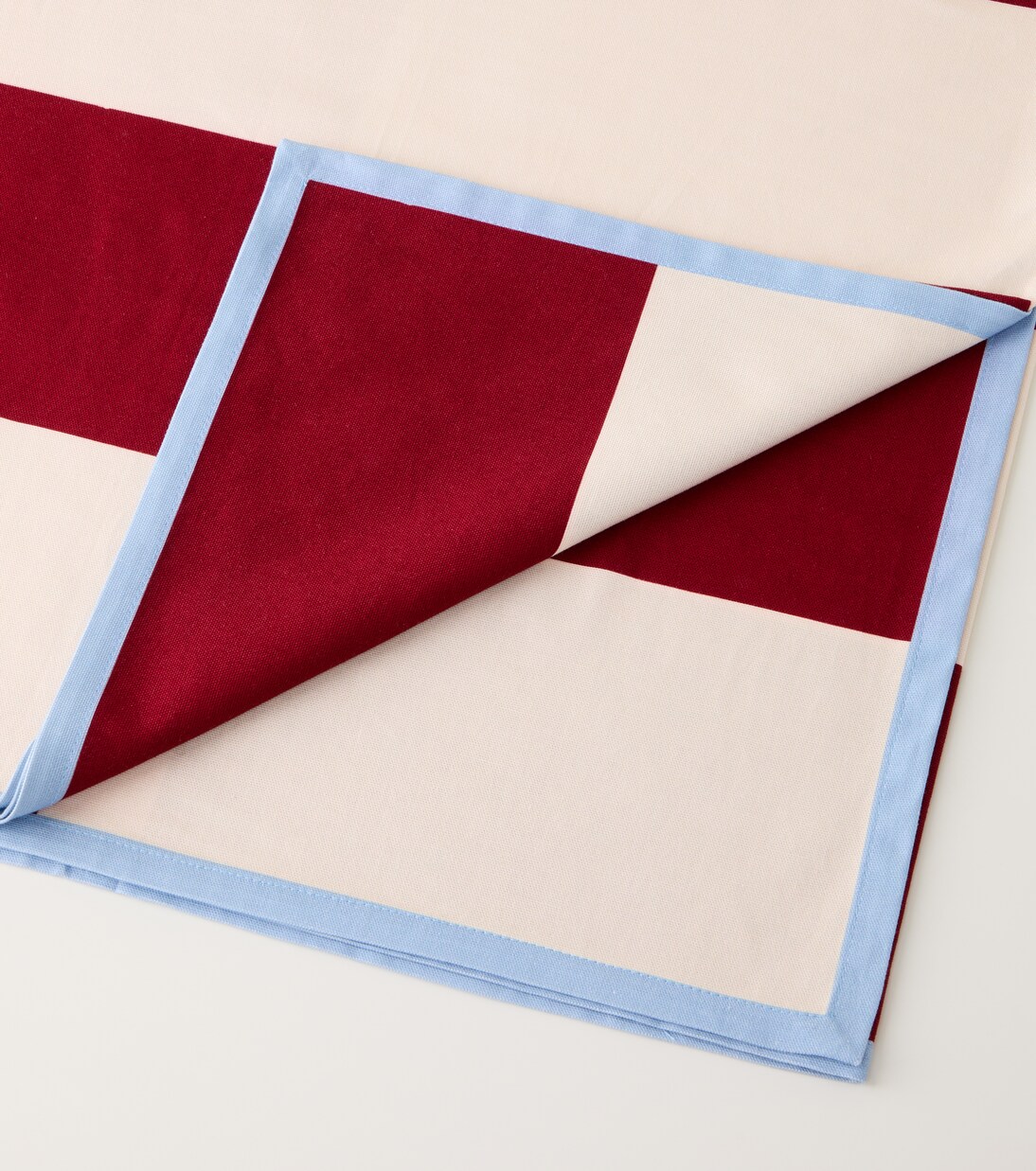 Striped linen tablecloth | La DoubleJ