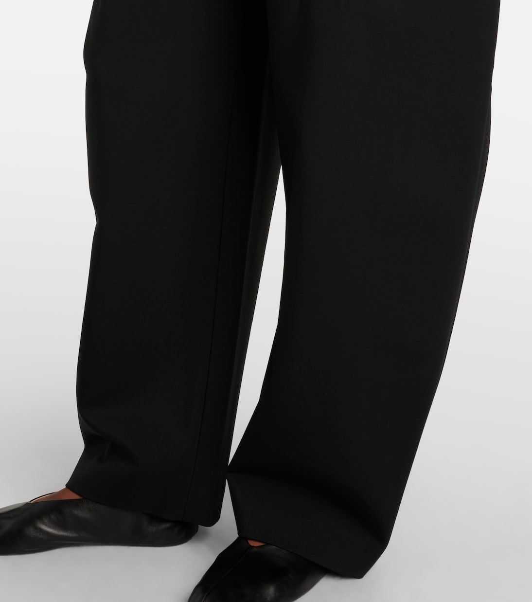 High-rise crêpe barrel-leg pants | Róhe