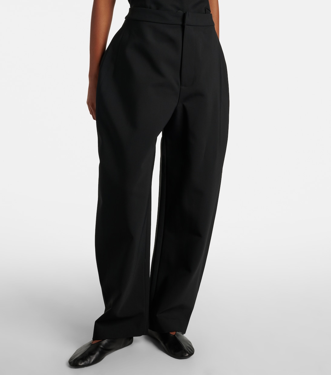 High-rise crêpe barrel-leg pants | Róhe