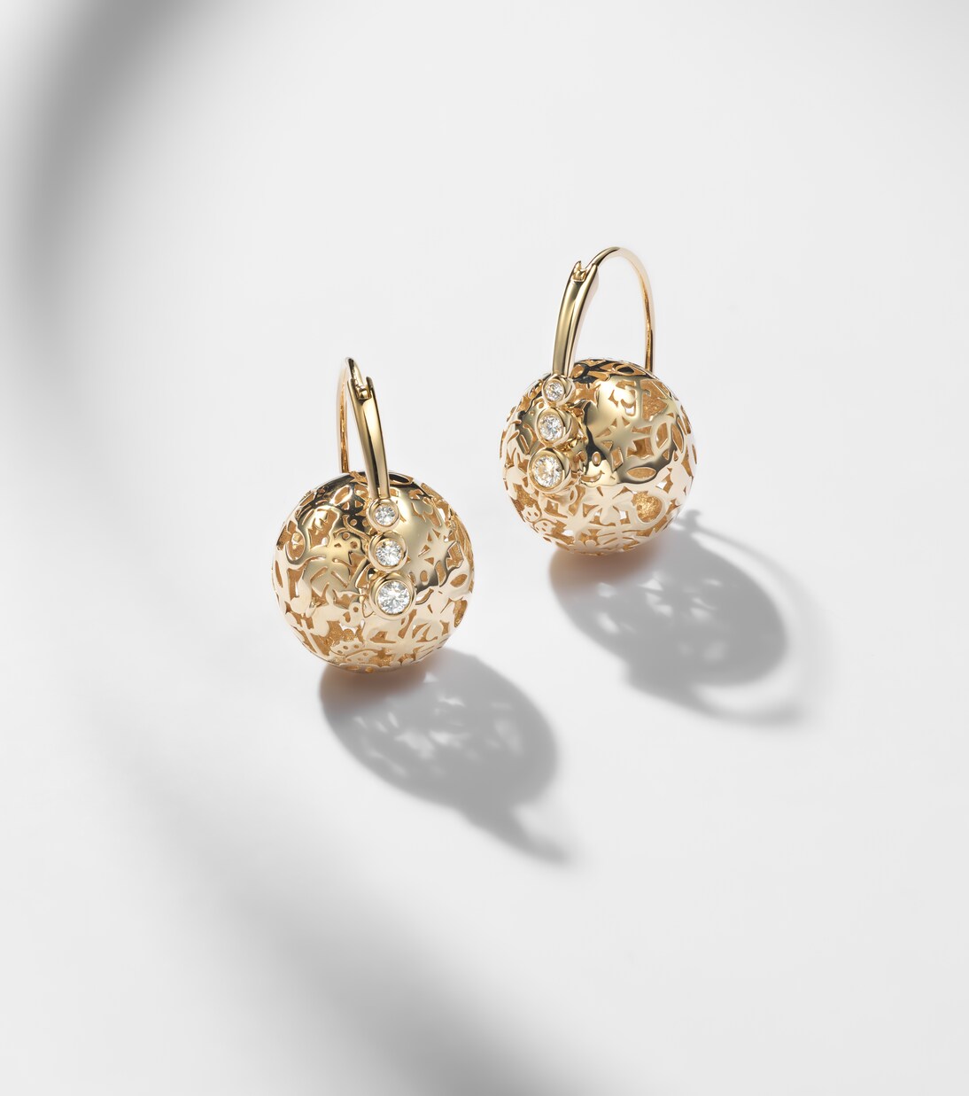 Icon Wallpaper Bead 14kt gold earrings with diamonds | Sydney Evan