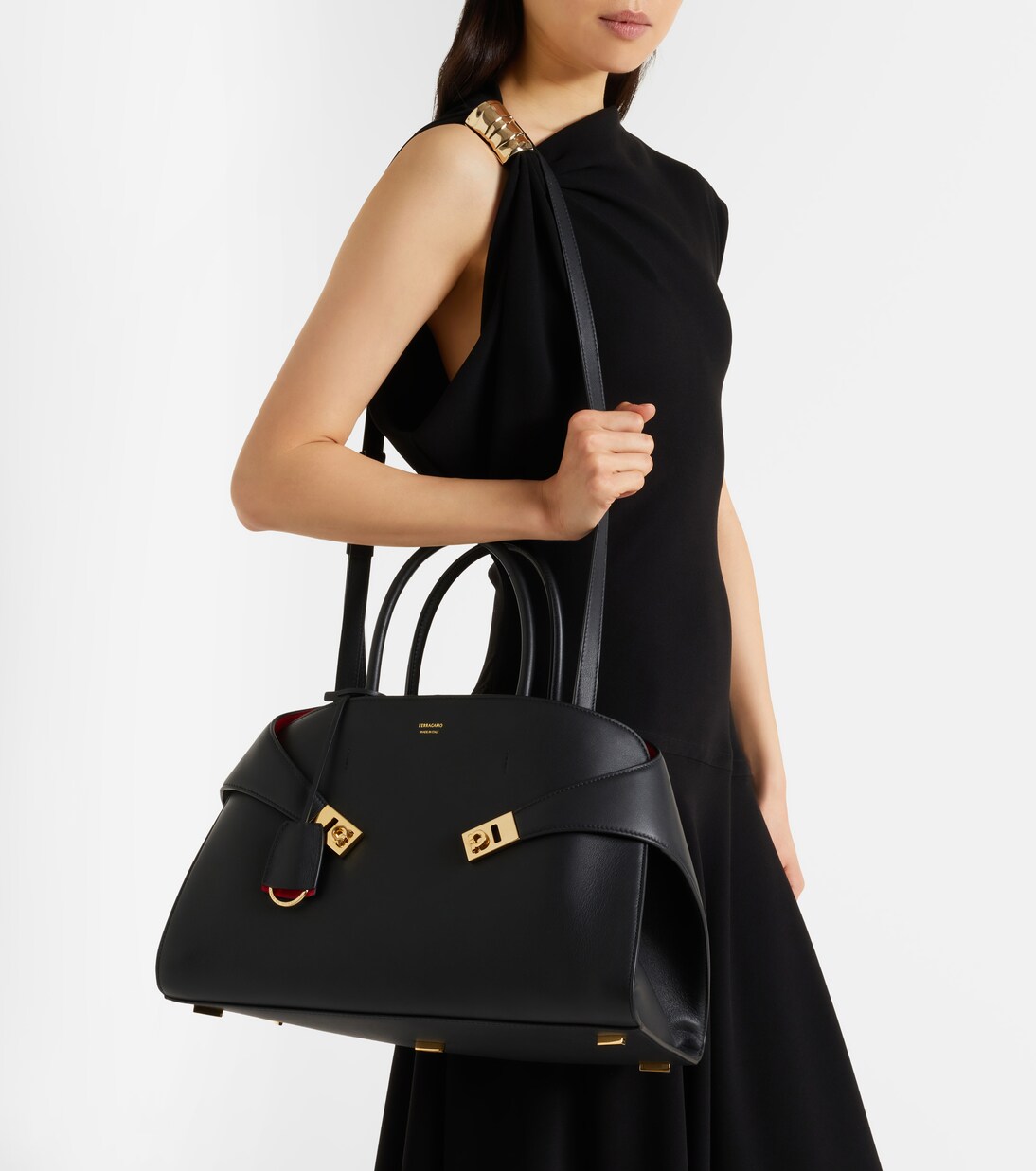 Henkeltasche Hug Medium aus Leder | Ferragamo