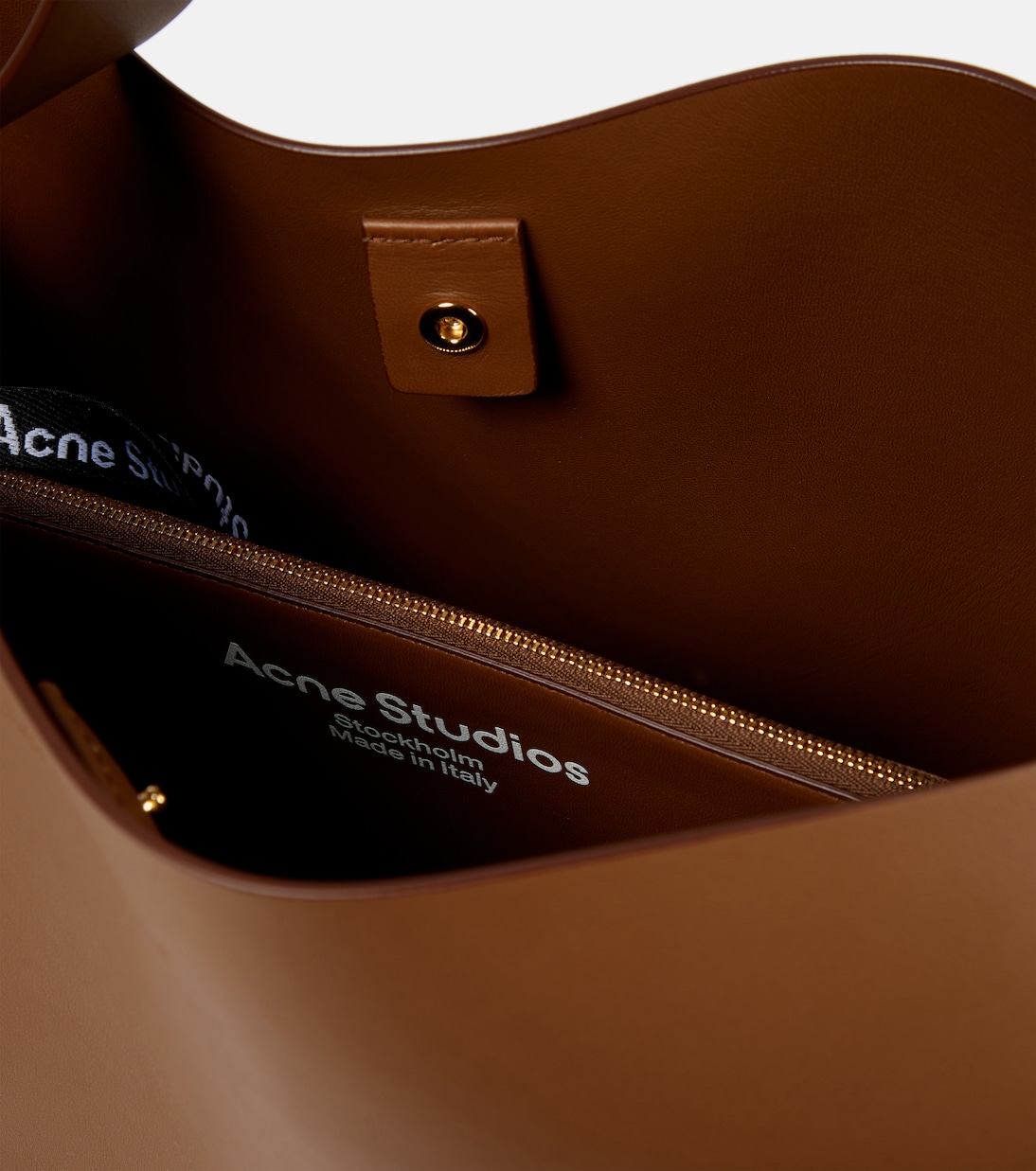 Schultertasche Musubi Medium aus Leder | Acne Studios