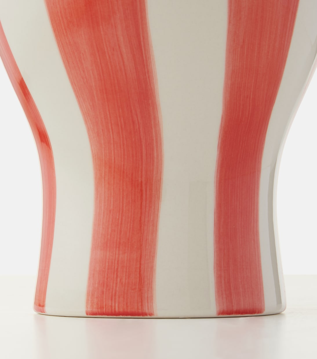 Sobremesa Small porcelain vase | Hay