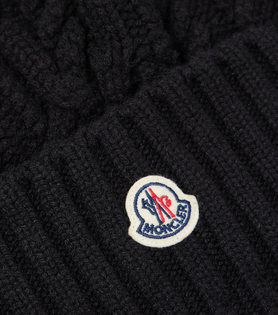 Berretto in lana e cashmere con logo MONCLER, stile giovane e trendy