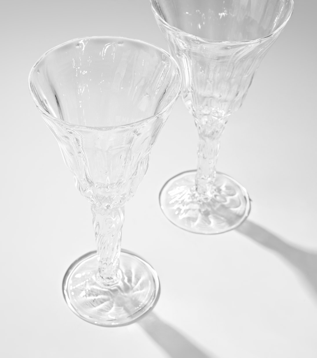 Set of 2 crystal wine glasses | Alexander Kirkeby