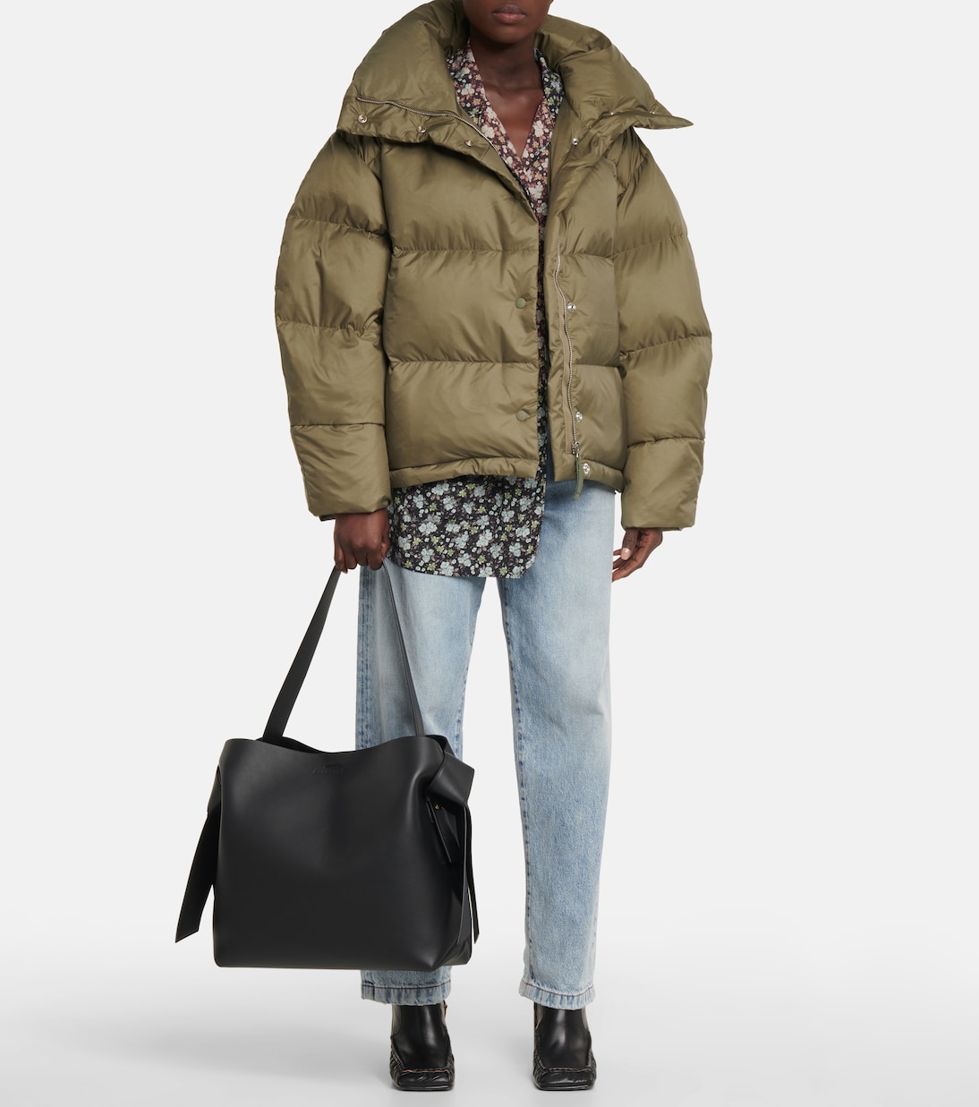 Schultertasche Musubi Midi aus Leder | Acne Studios