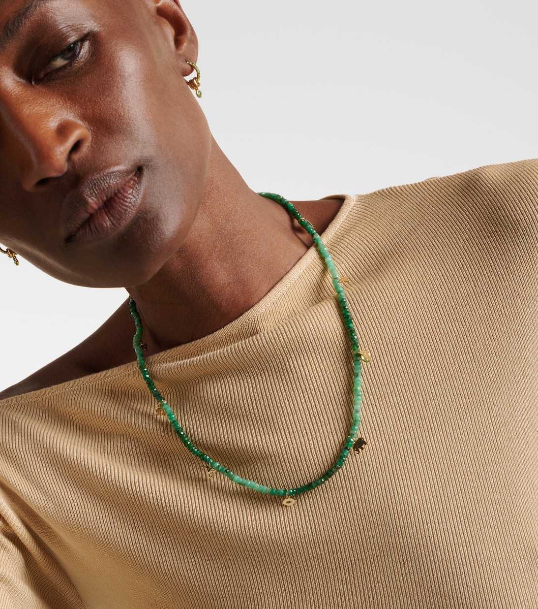 Collana in oro 14kt SYDNEY EVAN con charm e dettagli in smeraldo per uno stile giovane e raffinato
