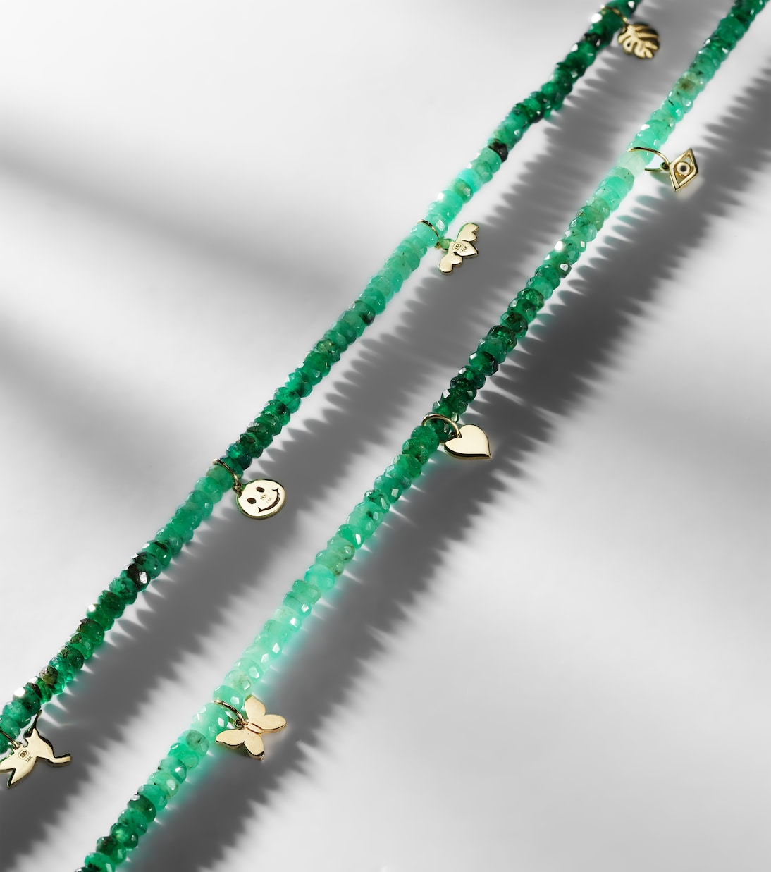 Collana in oro 14kt SYDNEY EVAN con charm e dettagli in smeraldo per uno stile giovane e raffinato