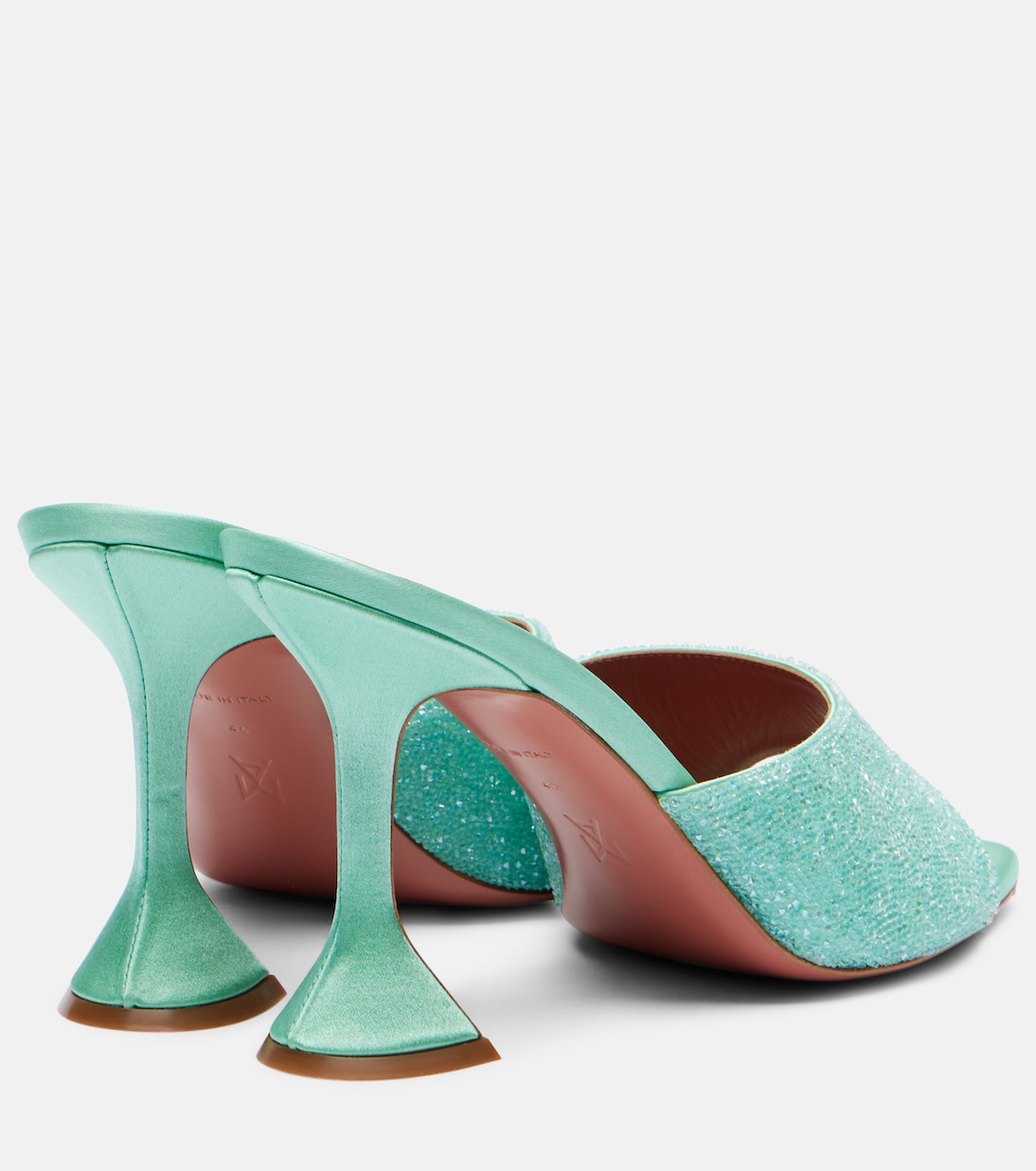 Pantoletten Lupita 95 aus Satin mit Kristallen | Amina Muaddi