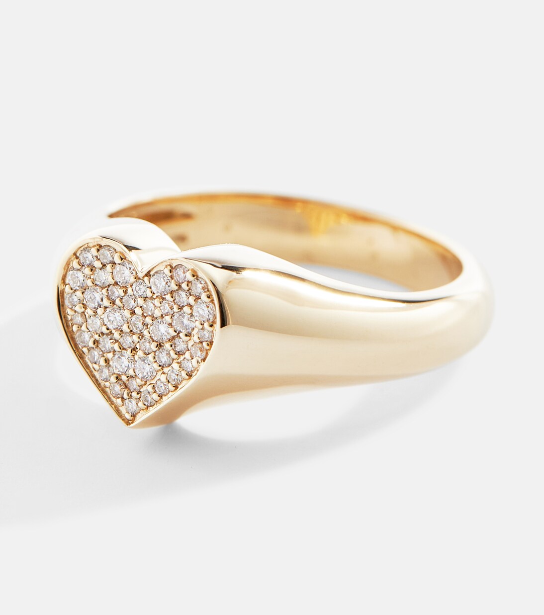Anello cuore in oro giallo 14kt con diamanti, design Sydney Evan per giovani trendy