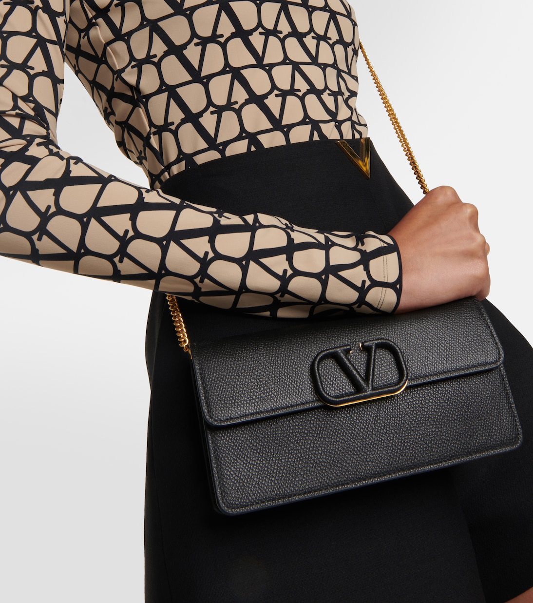 VLogo Signature leather chain wallet in black - Valentino