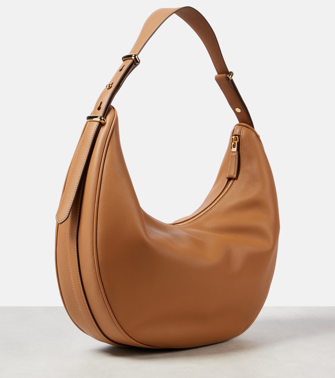 Large leather shoulder bag in brown Prada Mytheresa