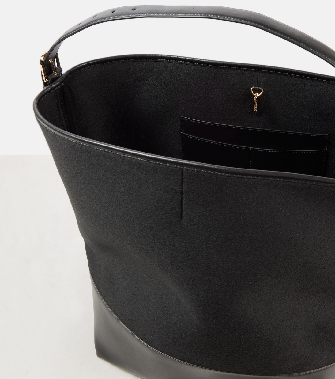 Tote mit Leder | Toteme