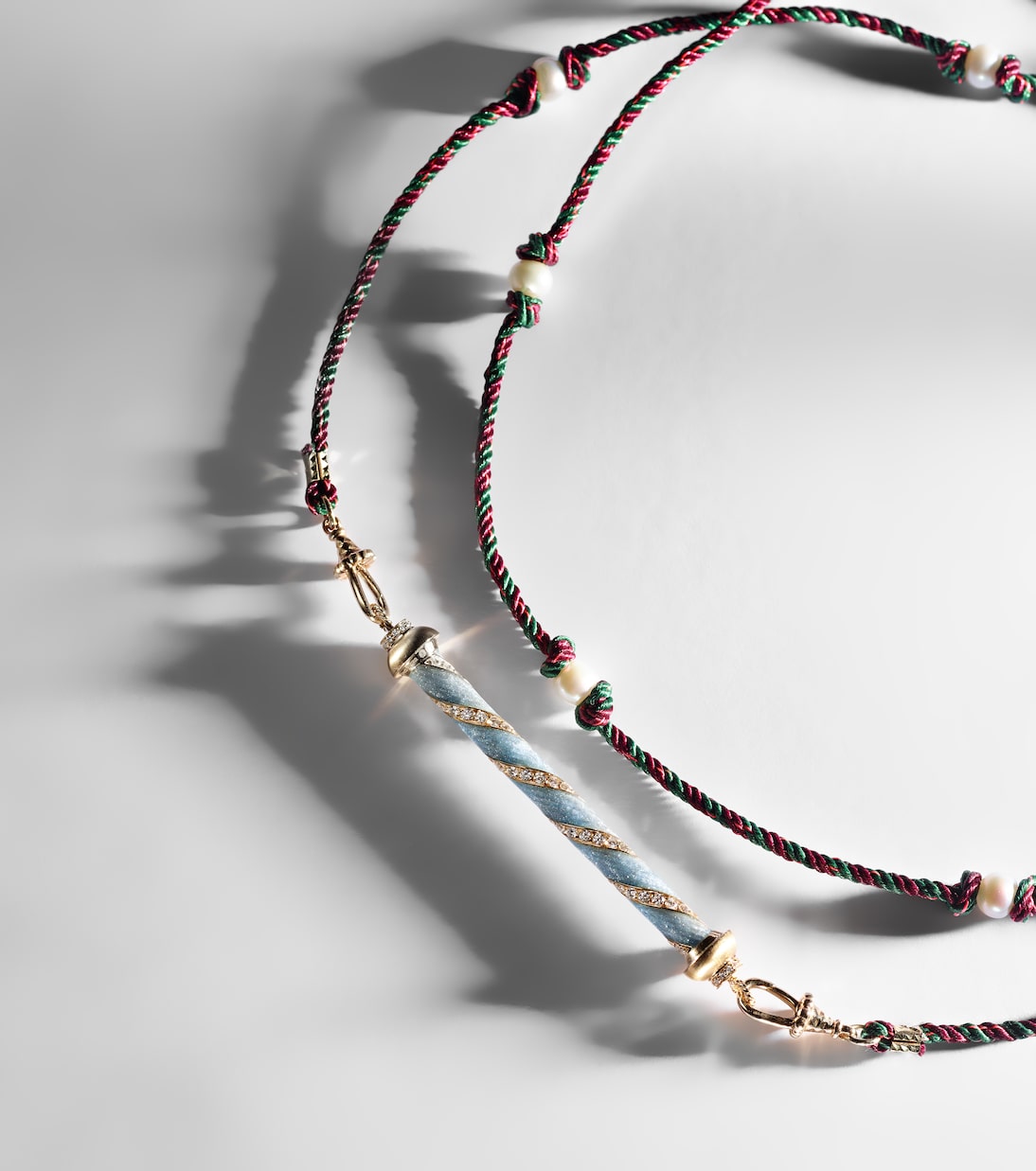 Collier Candy Cane en or 18 ct, diamants et émail | Marie Lichtenberg