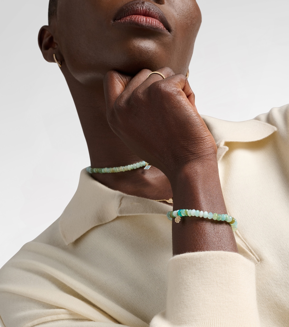 Bracciale Tiny Monstera Leaf in oro 14kt con opale | Sydney Evan