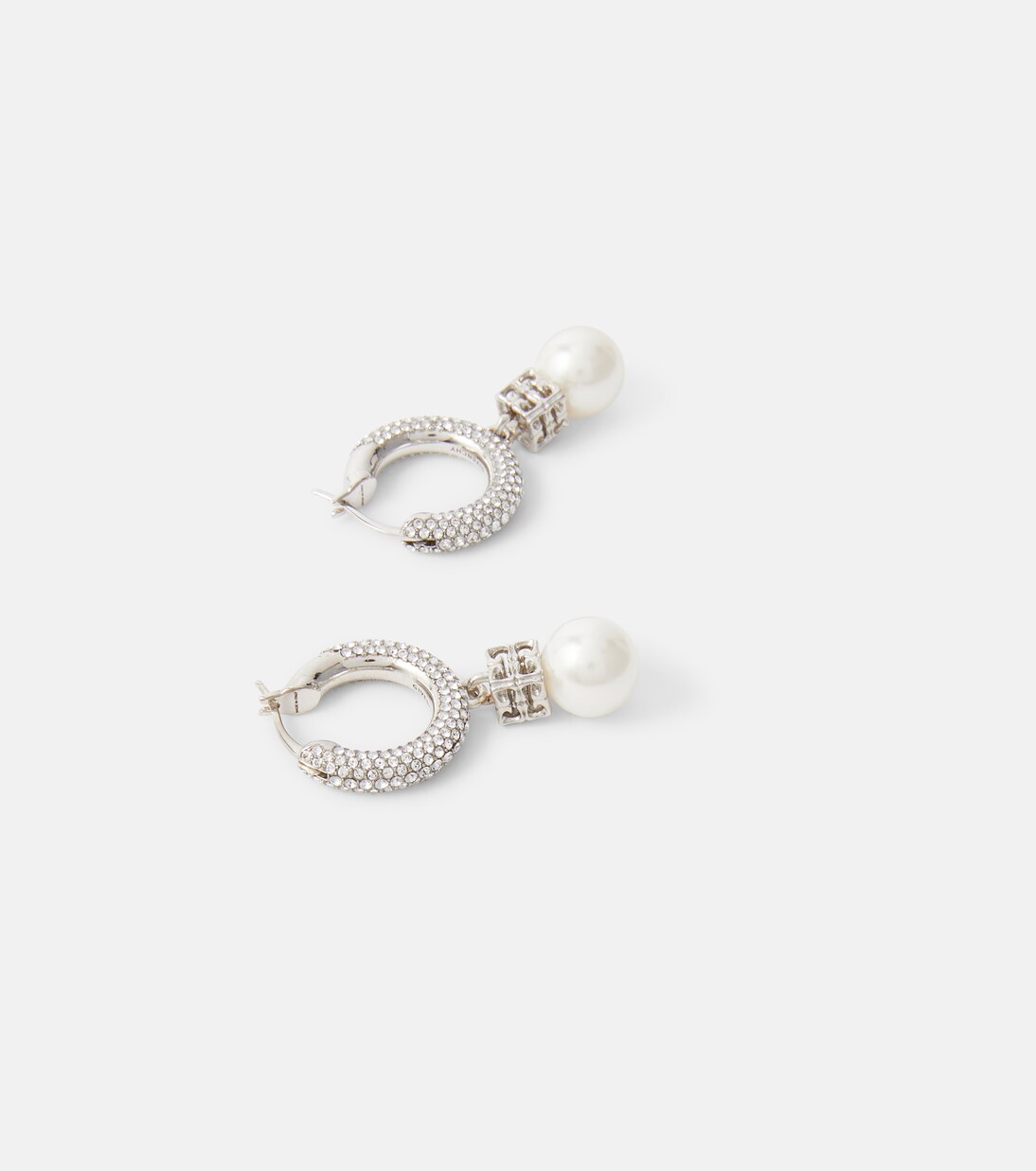 Orecchini a cerchio Givenchy con cristalli Swarovski® e perle chic per uno stile giovane e raffinato