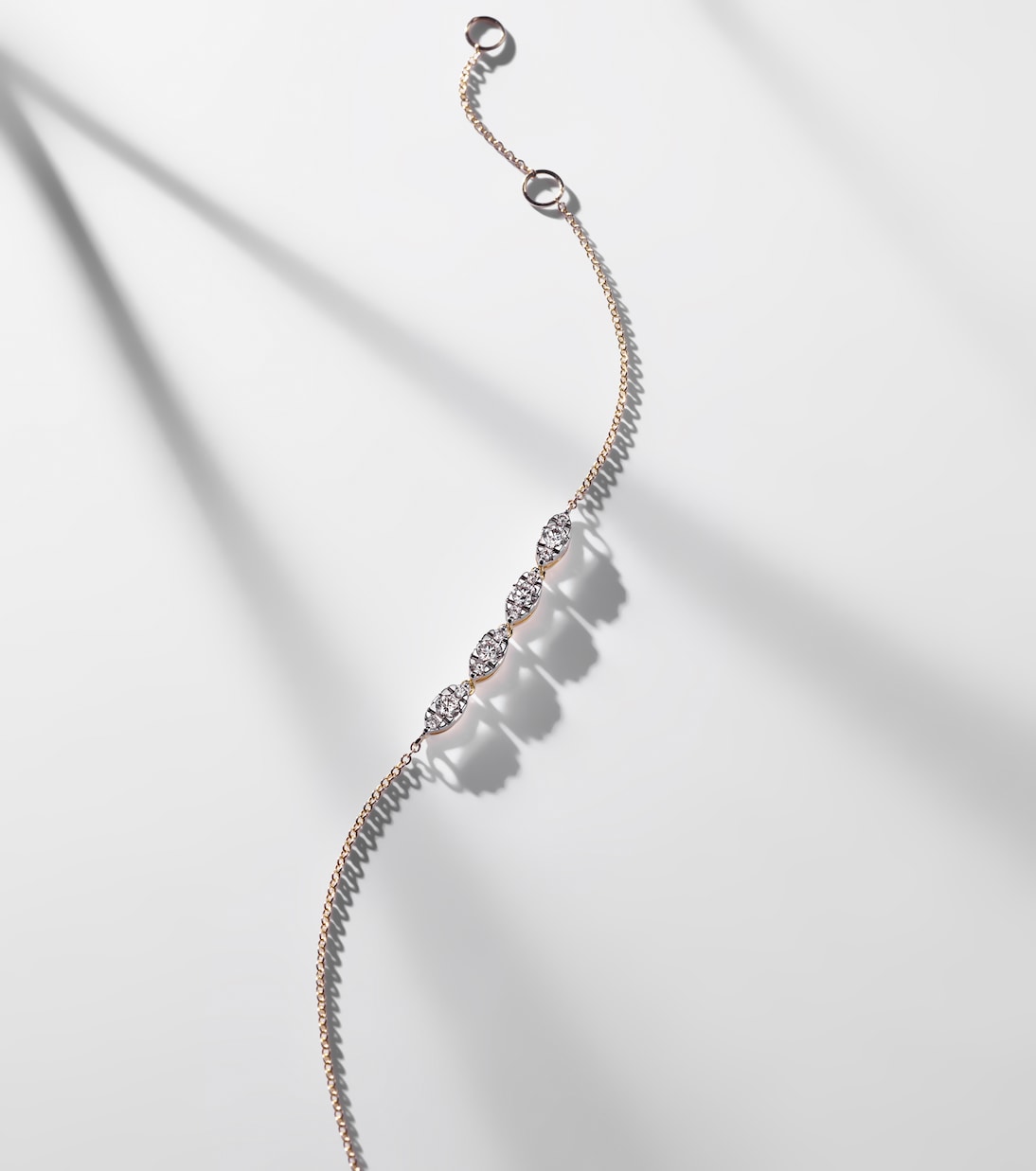 Bracciale in oro 10kt con diamanti – Eleganza giovane e moderna di Stone and Strand