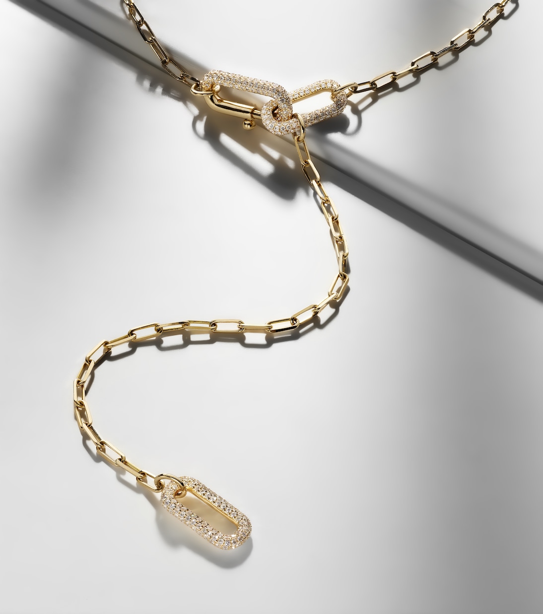 Collana in oro 18kt con diamanti e dettagli a maglie intrecciate - Stile giovane e raffinato