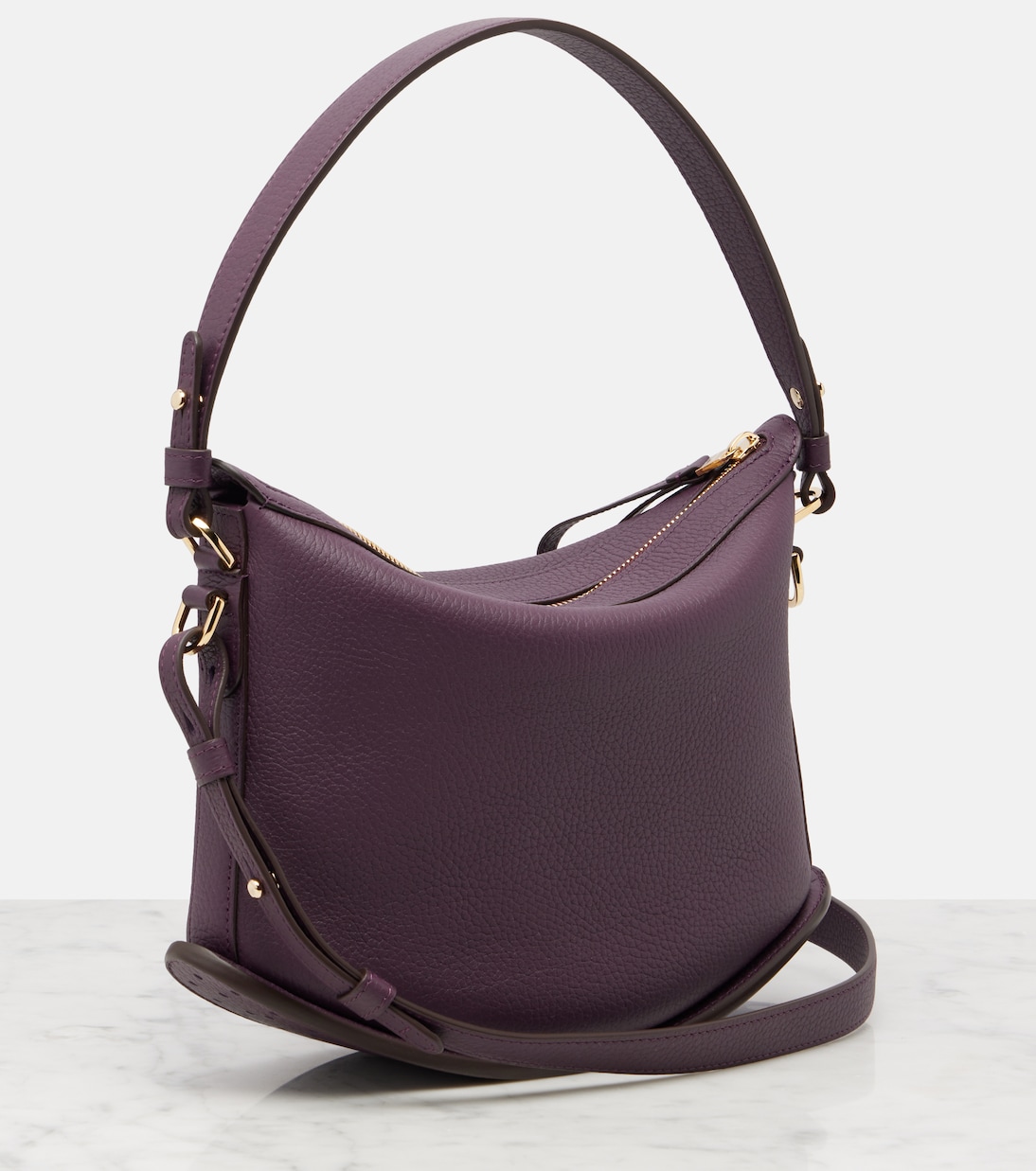 Pin Small leather tote bag | Delvaux