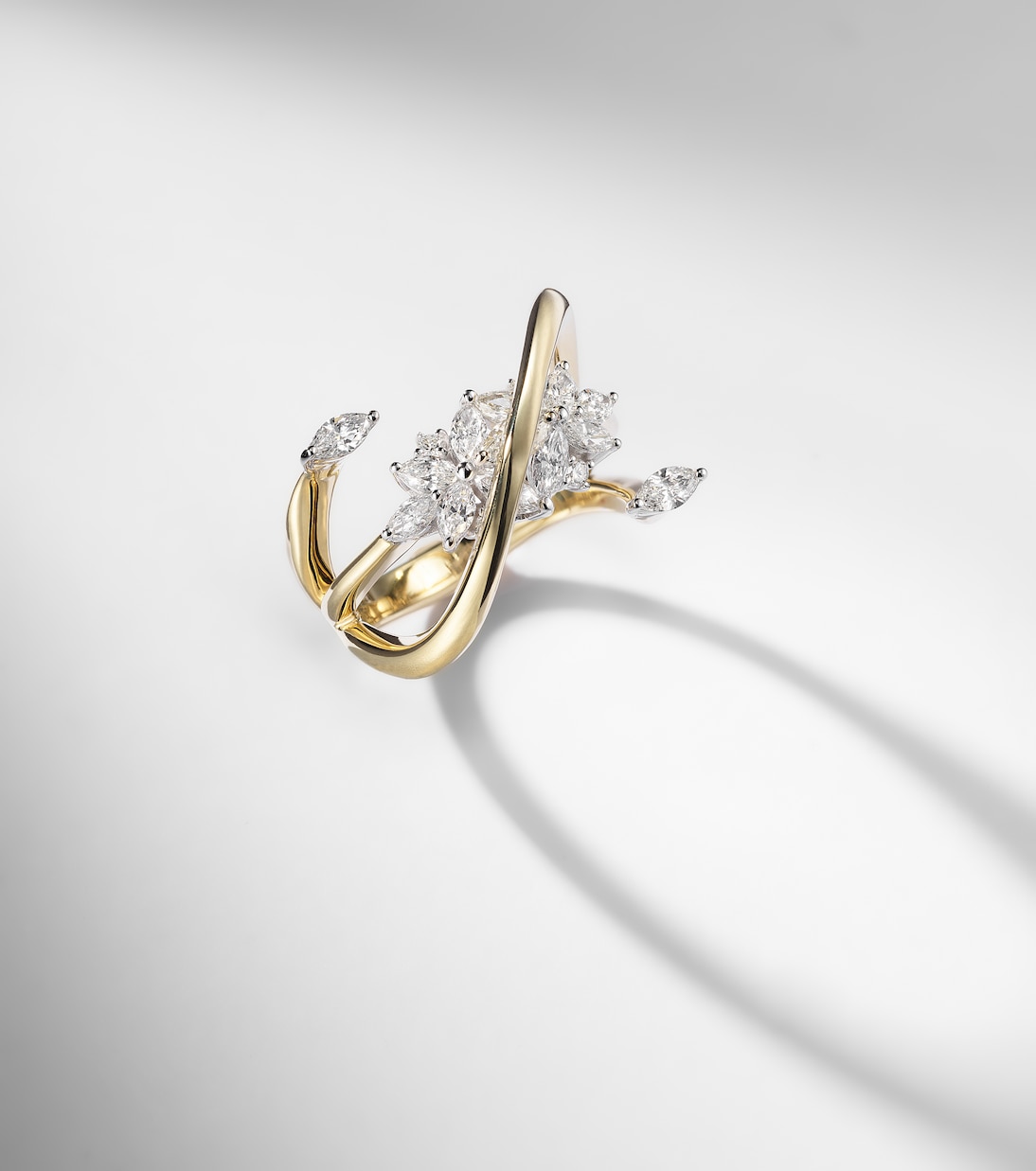 Golden Strada 18kt yellow and white gold ring with diamonds  | Yeprem