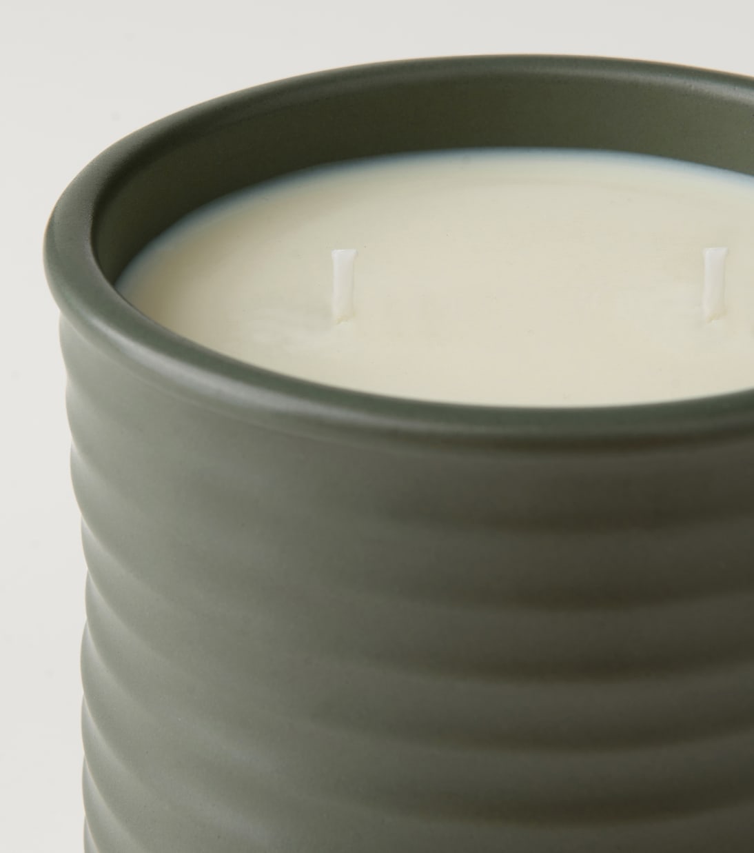 Marihuana Medium scented candle | Loewe Home Scents