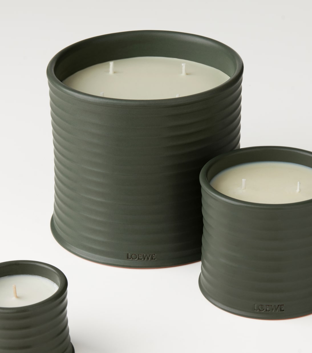 Marihuana Medium scented candle | Loewe Home Scents
