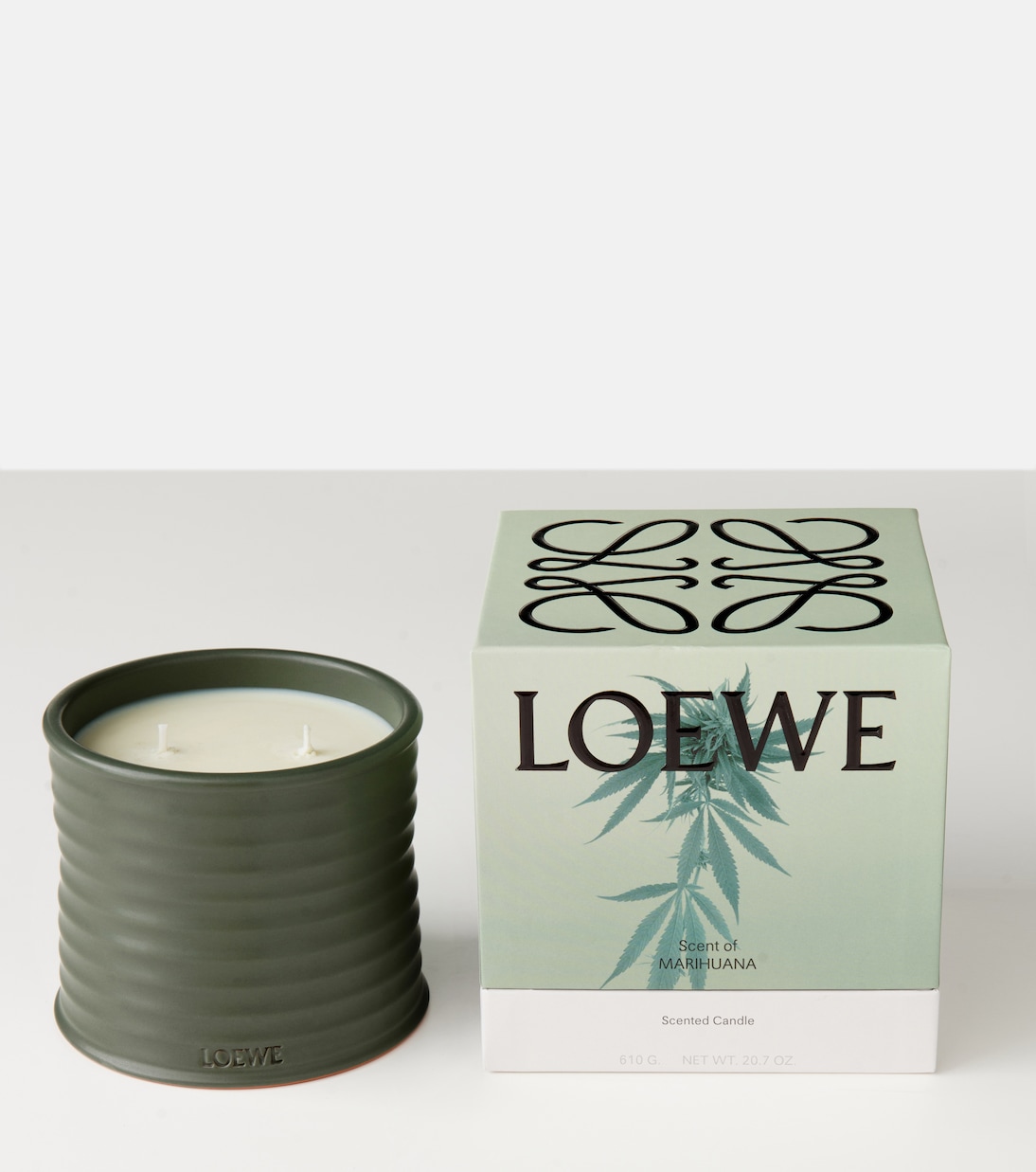 Marihuana Medium scented candle | Loewe Home Scents