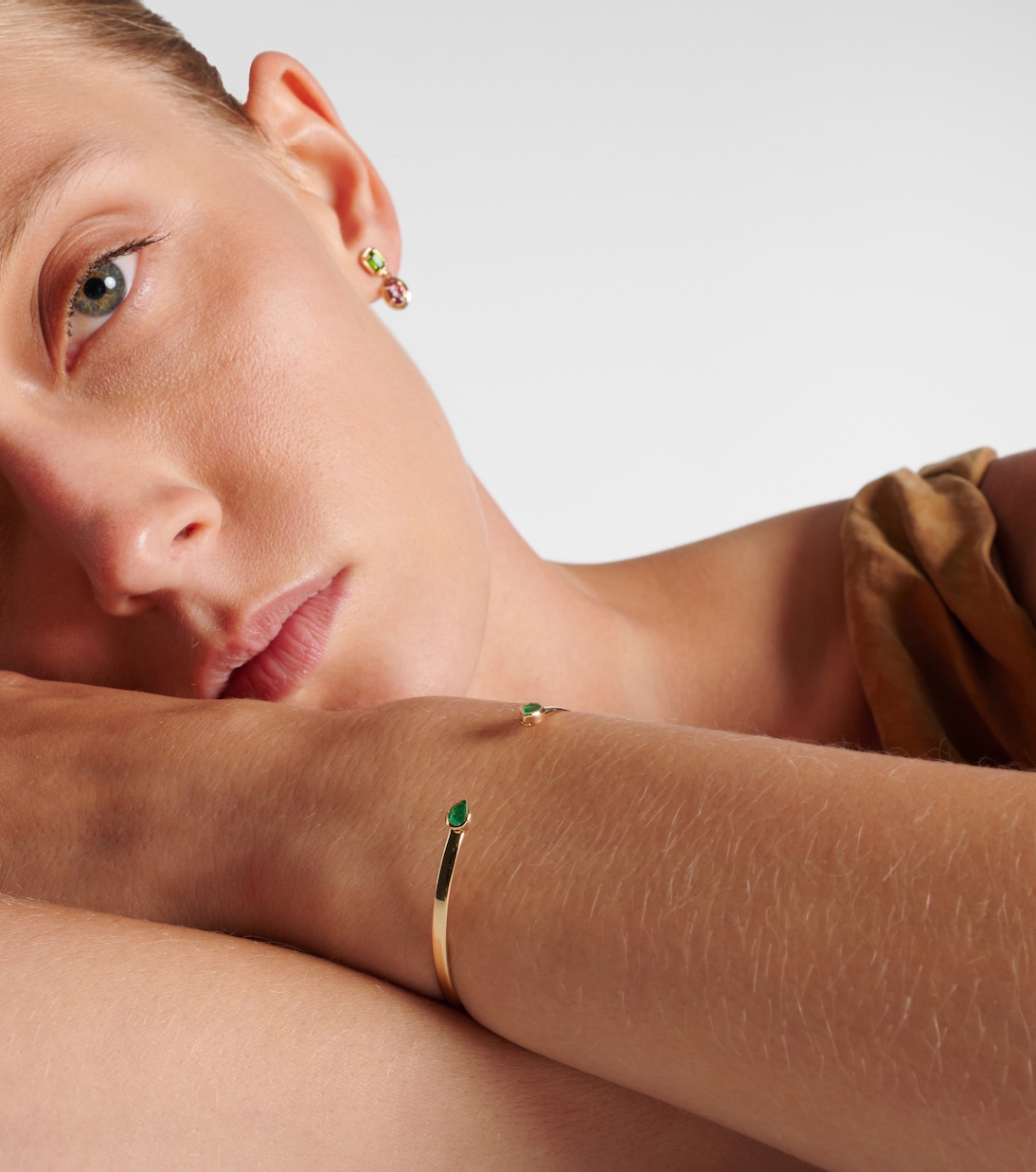 Bracciale Myrtle in oro 10k con smeraldo | Stone and Strand