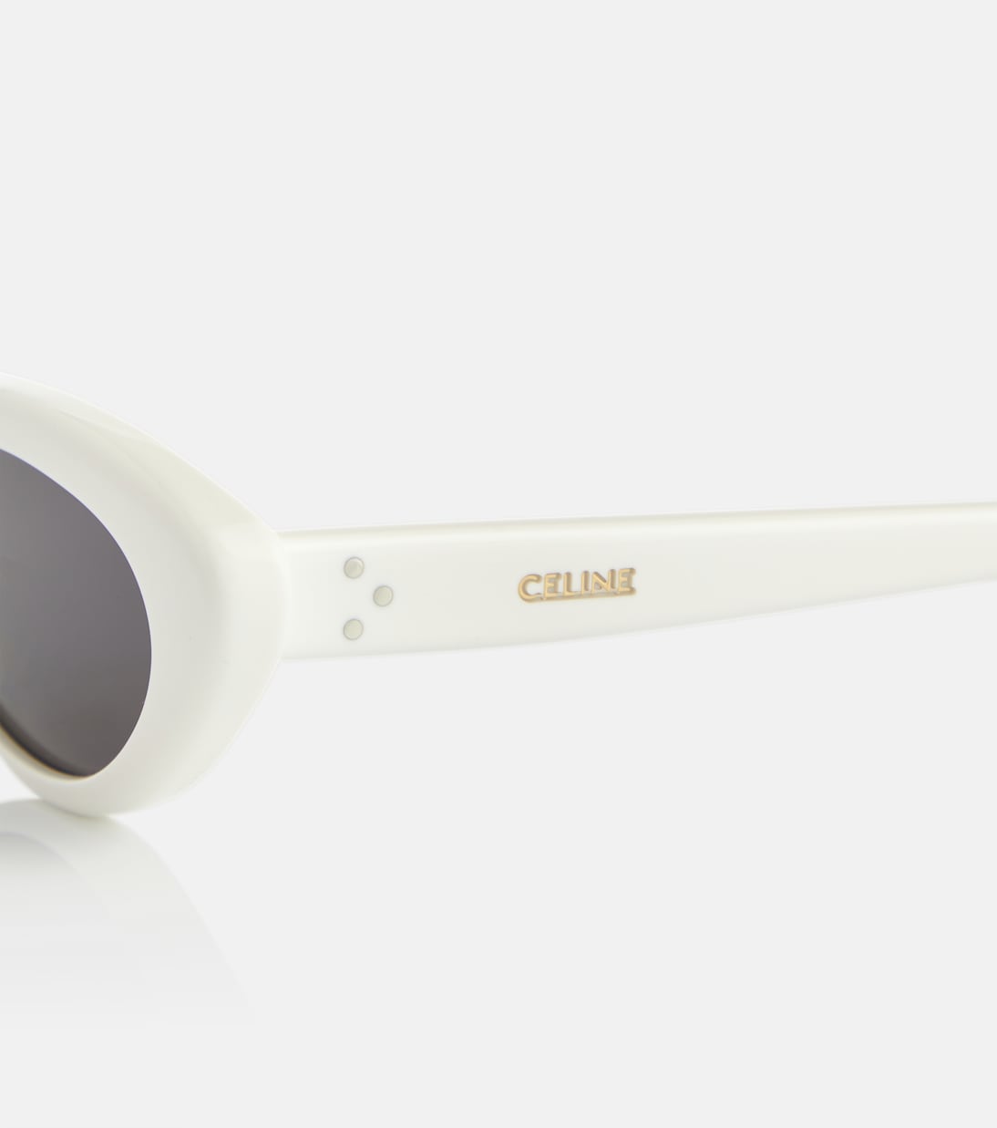 Occhiali da sole CELINE con montatura a gatto per uno stile giovane e trendy
