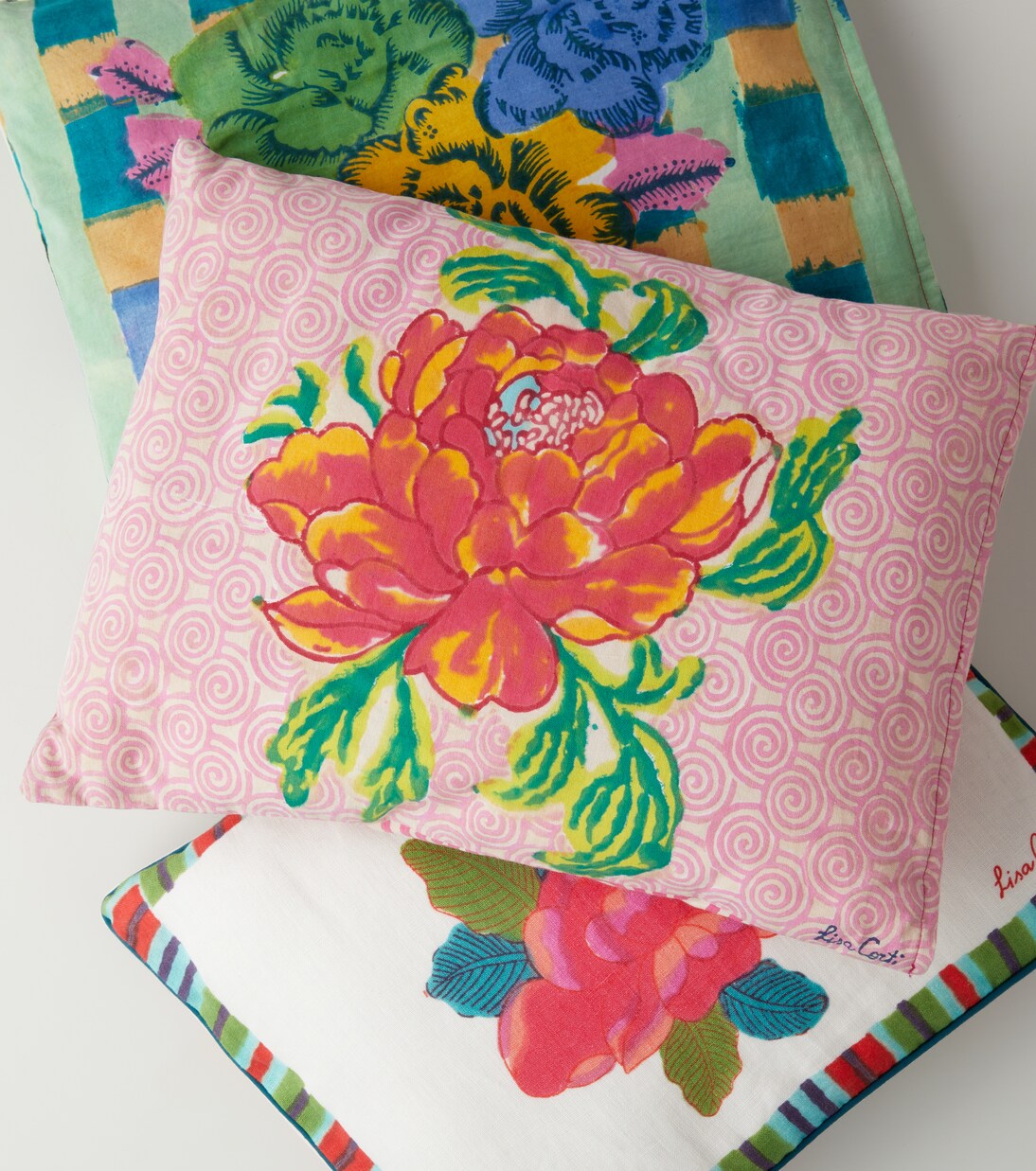 Royal Palace rectangular linen cushion | Lisa Corti