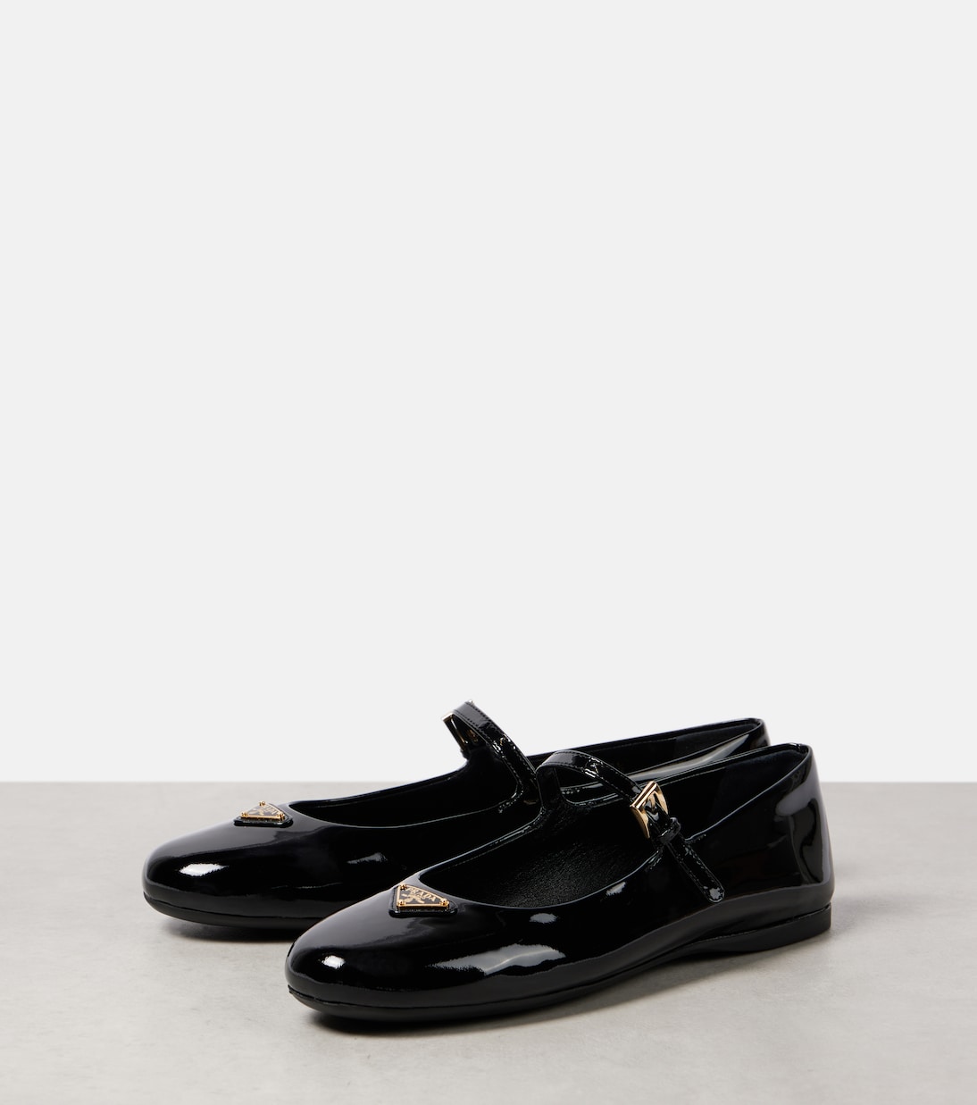 Zapatos planos Mary Jane de charol | Prada
