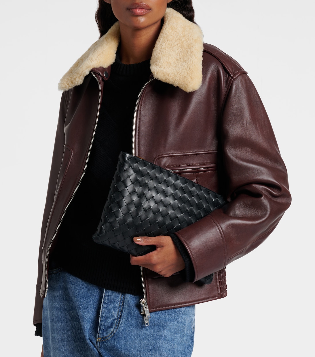 Intrecciato Medium leather pouch | Bottega Veneta