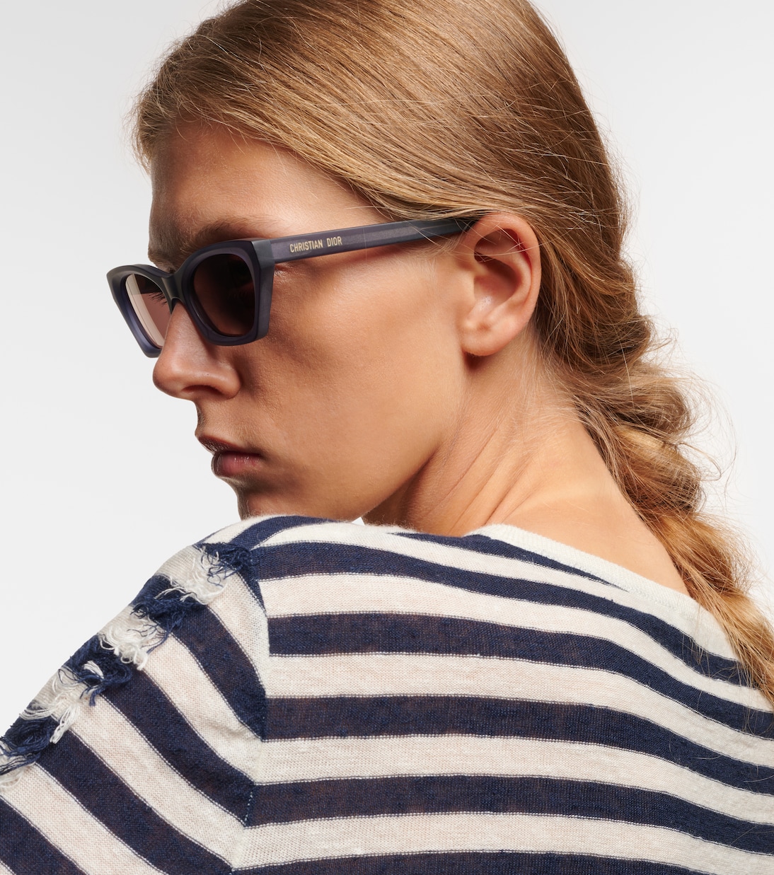 Occhiali da sole DiorMidnight B1I stile cat-eye per un look giovane e alla moda