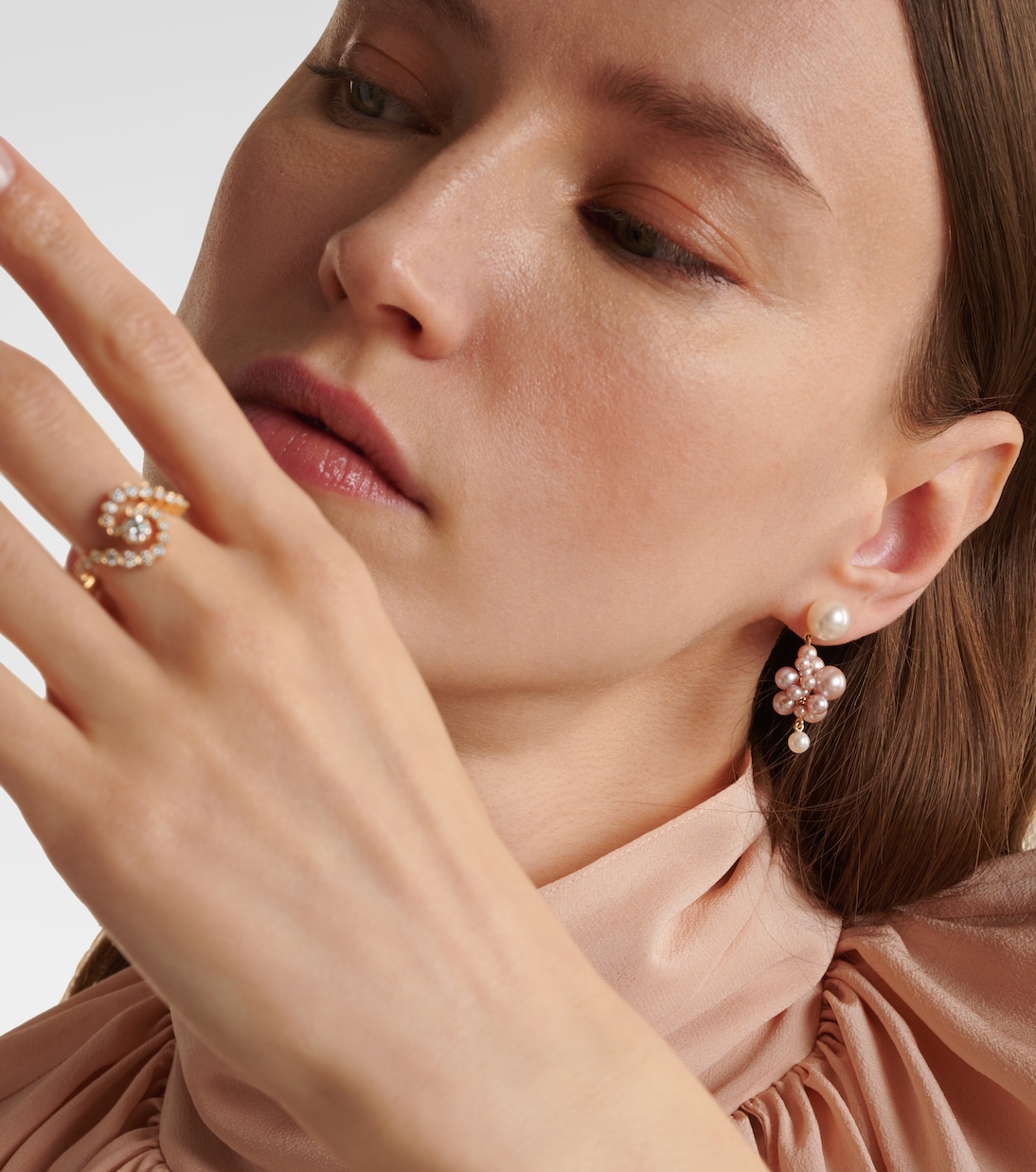 Orecchini in oro 14kt Botticelli con perle, design esclusivo di Sophie Bille Brahe per giovani trendy.