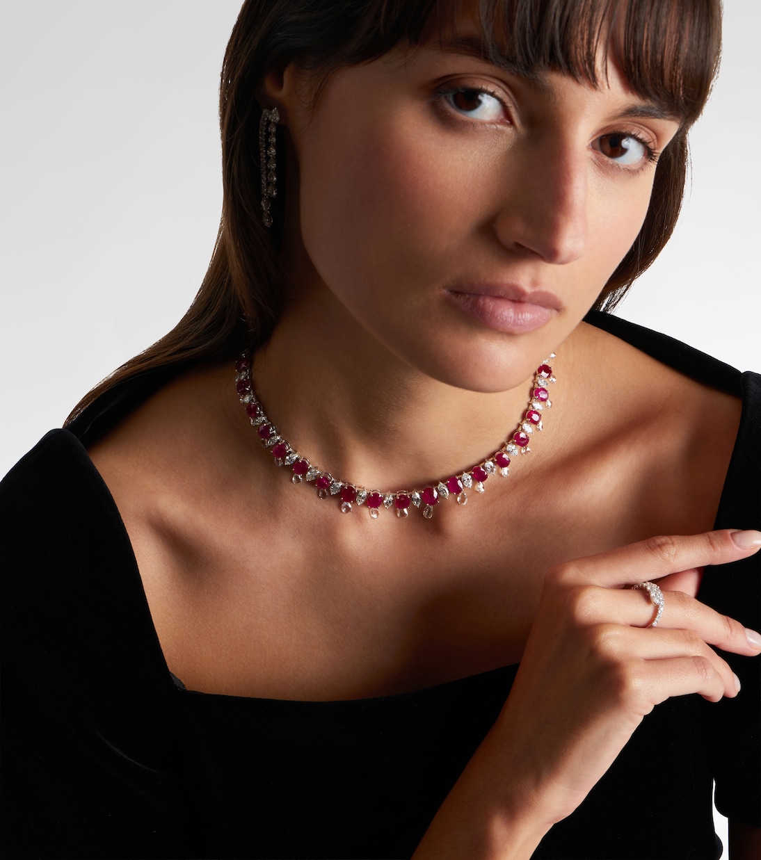 Halskette aus 18kt Weißgold mit Diamanten und Rubinen | Kamyen