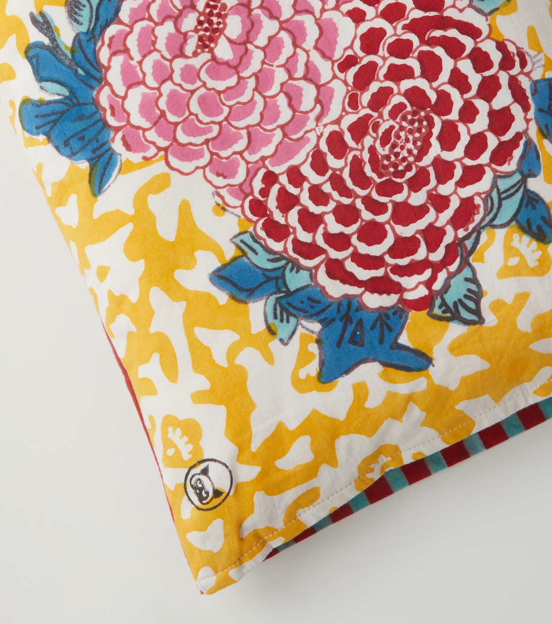 Arabesque Corolla rectangular cotton cushion | Lisa Corti